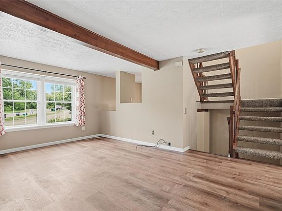 3rd image of 5081 Empire Dr