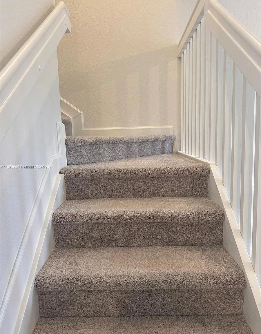 4 bed, 2.5 bath, $3,150 — Photo 3