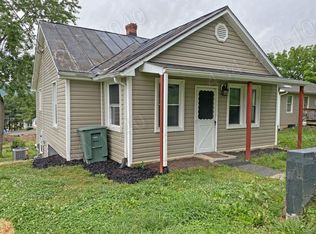 908 Grayson Ave, Waynesboro, VA 22980