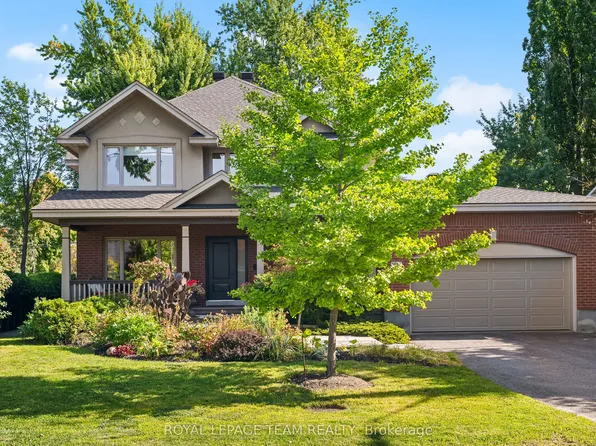 1601 Apeldoorn Ave, Ottawa, ON K2C 1V4