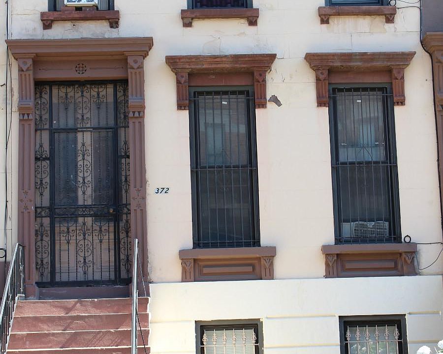 1st image of 372 Putnam Ave APT 1
