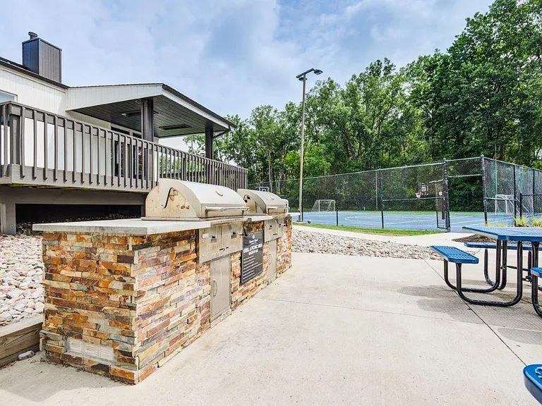 Raintree Island Apartment Homes — Photo 30
