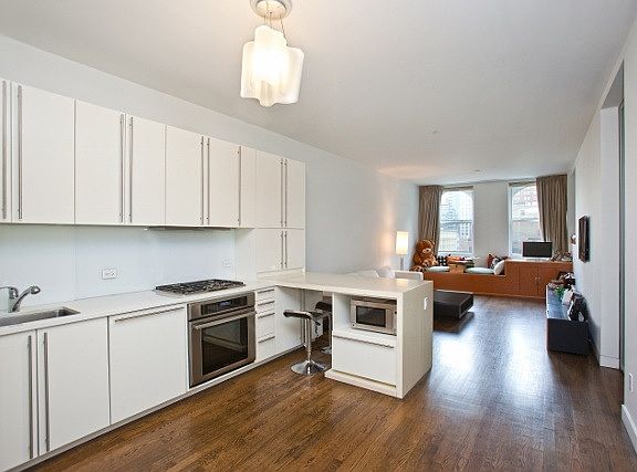 2nd image of 650 Avenue Of The Amer #6G