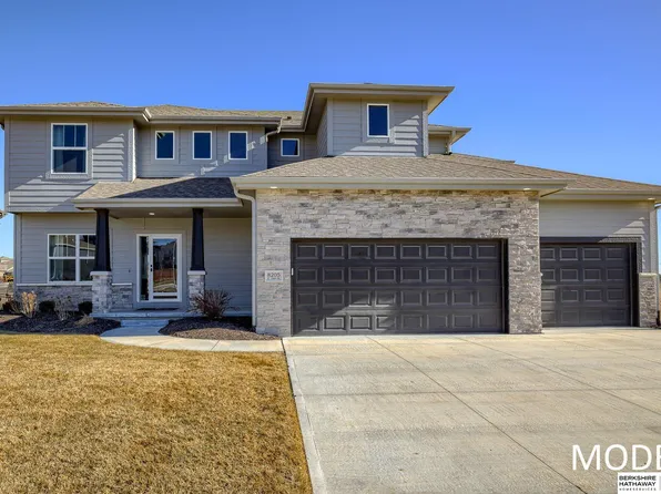 8205 S 196th St, Gretna, NE 68028