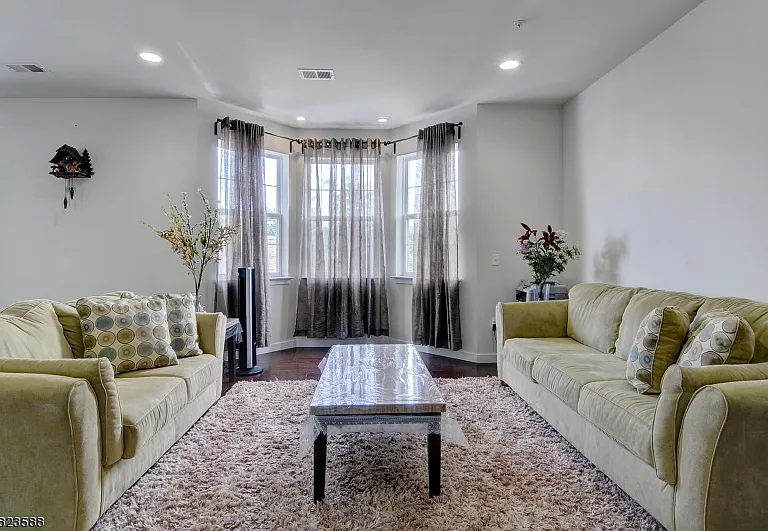 331 Pond Ln — Photo 35