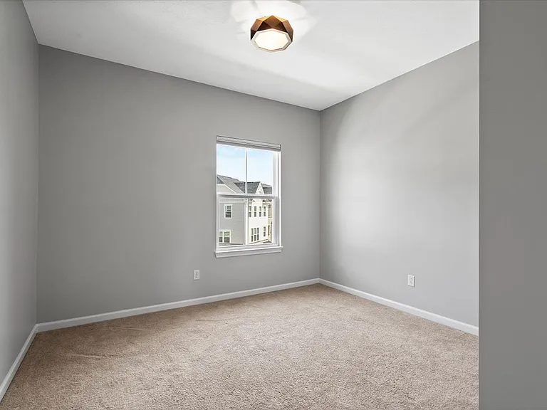 150 Curtis Ct — Photo 24