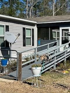 3rd image of 253 Carpenter Rd