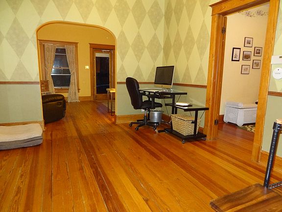 Dining room/multipurpose room