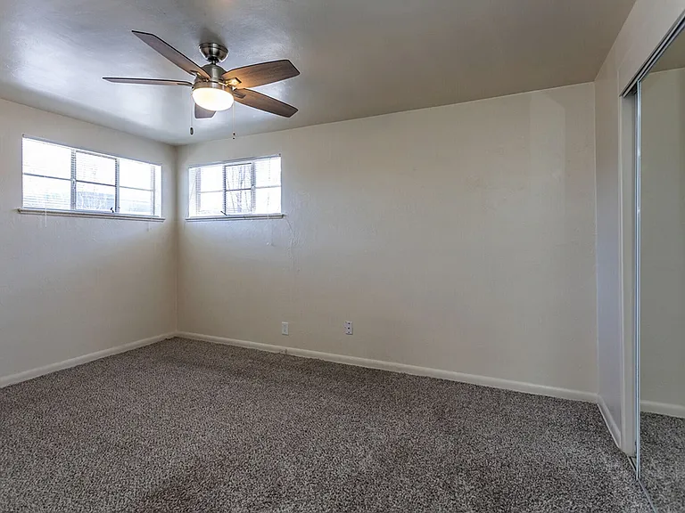 7400 W 10th Ave — Photo 31