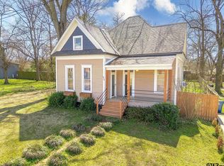 310 E 3rd St, Mount Pleasant, TX 75455