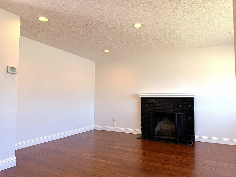 4121 Doane St — Photo 4