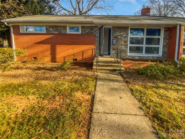 4501 Woodlark Ln, Charlotte, NC 28211