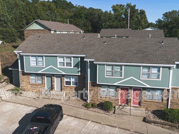 1324 S Jackson St, Junction City, KS 66441