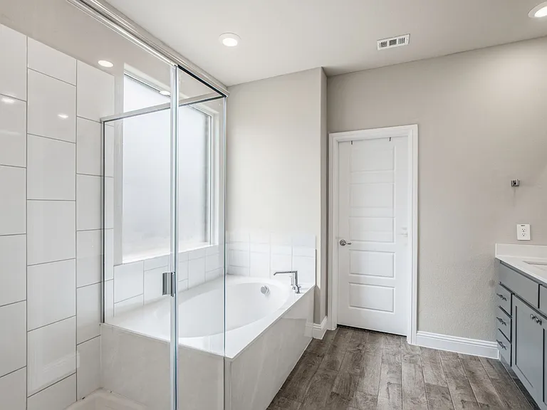 1501 Woodpecker St — Photo 5