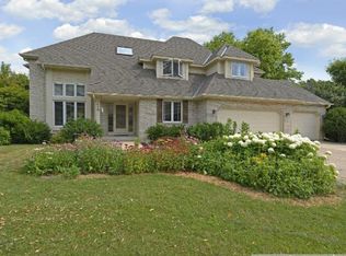 6410 Fox Path, Chanhassen, MN 55317