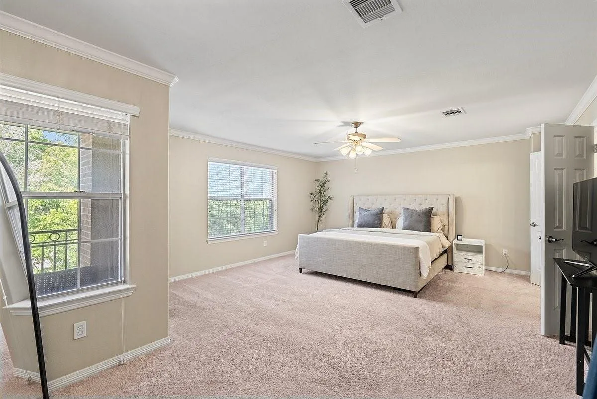 2865 Westhollow Dr — Photo 3