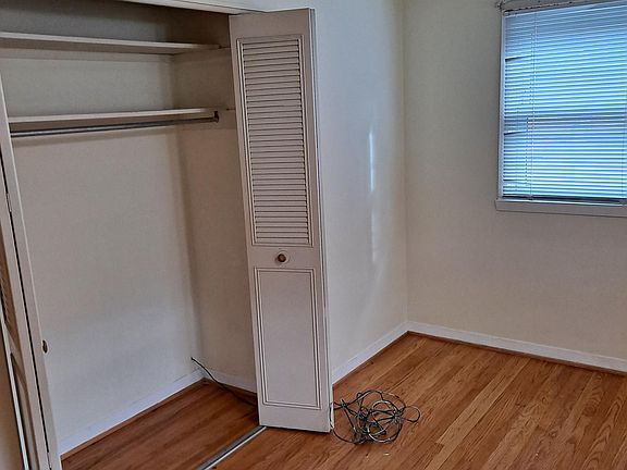 3rd image of 1304 Fairland Pl