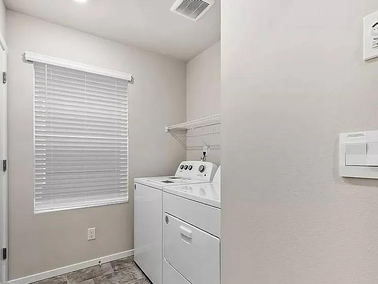 18729 Emmons Ct E — Photo 19