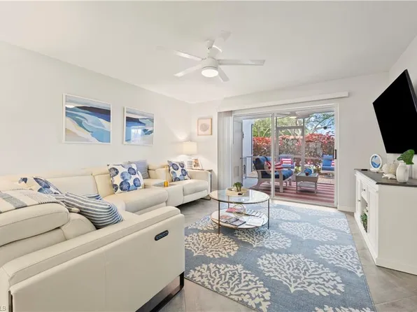 585 Club Side DR #3-104, NAPLES, FL 34110