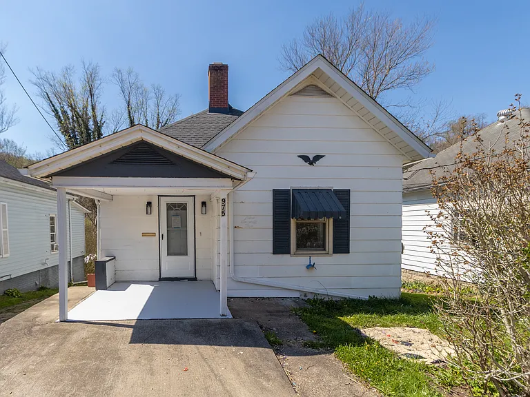 975 Washburn St — Photo 5
