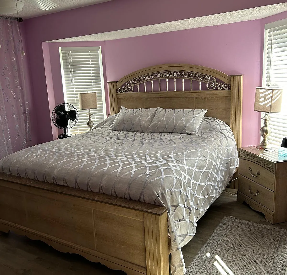 3 bed, 2.0 bath, 1405 sqft, $2,500 — Photo 3