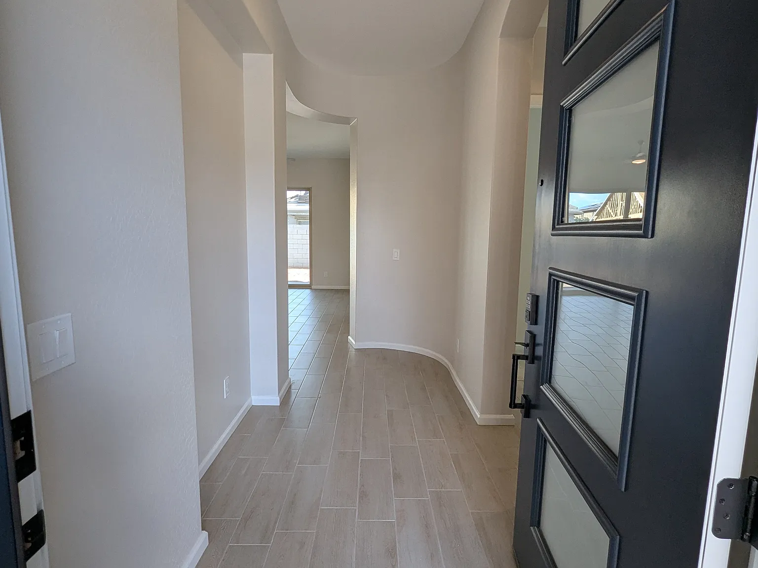 3 bed, 1693 sqft, $3,500 — Photo 2