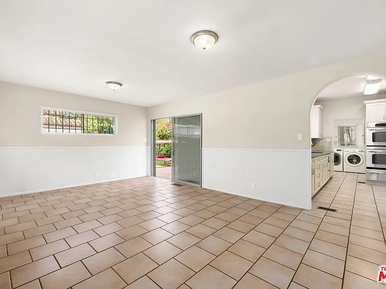 120 S Poinsettia Pl — Photo 7