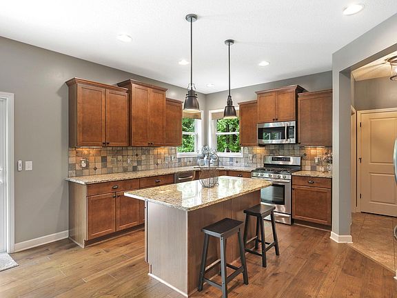 5th image of 12566 Xylite St NE