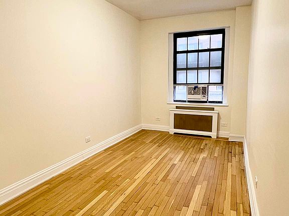 5th image of 107 E 63rd St APT 3A