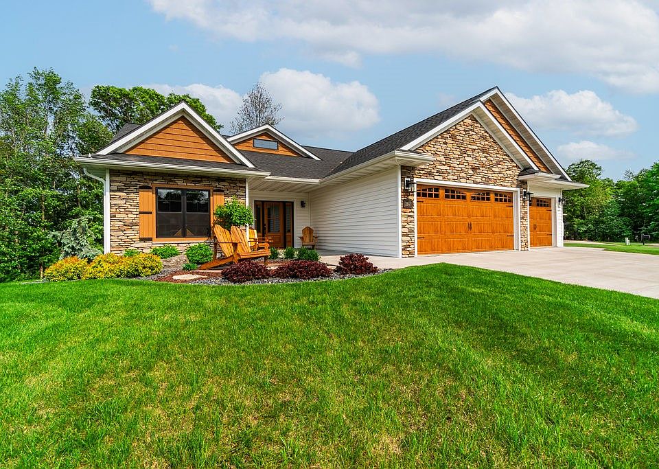 1st image of 2647 33rd Avenue