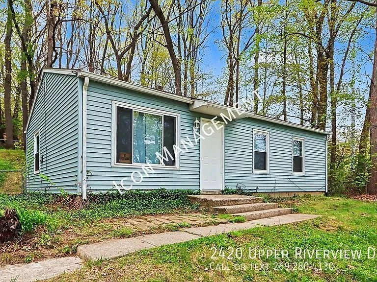 2420 Upper Riverview Dr — Photo 3