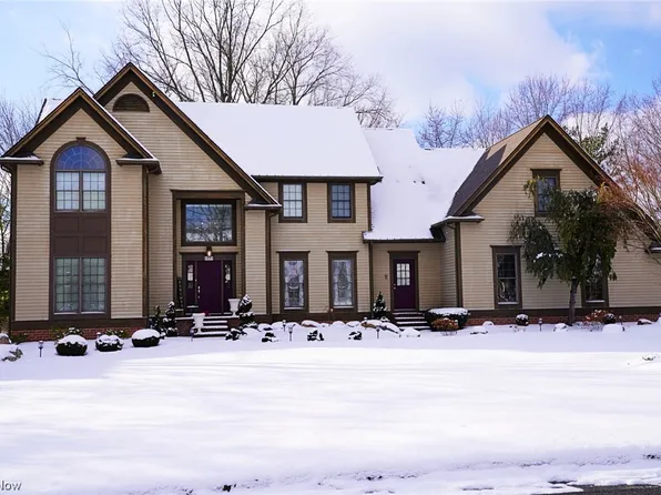 8593 Raintree Run, Poland, OH 44514