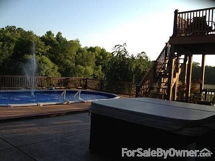 Eat in kitchen with awesome lake view!
						:
						Sunsets over lake nightly at dinner or eat on deck just outside kitchen door.