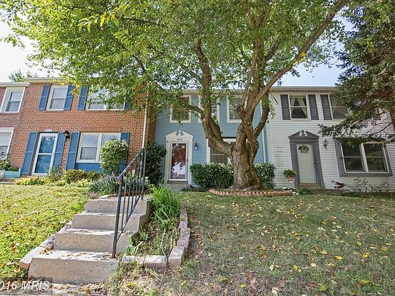 2nd image of 18022 Queen Elizabeth Dr