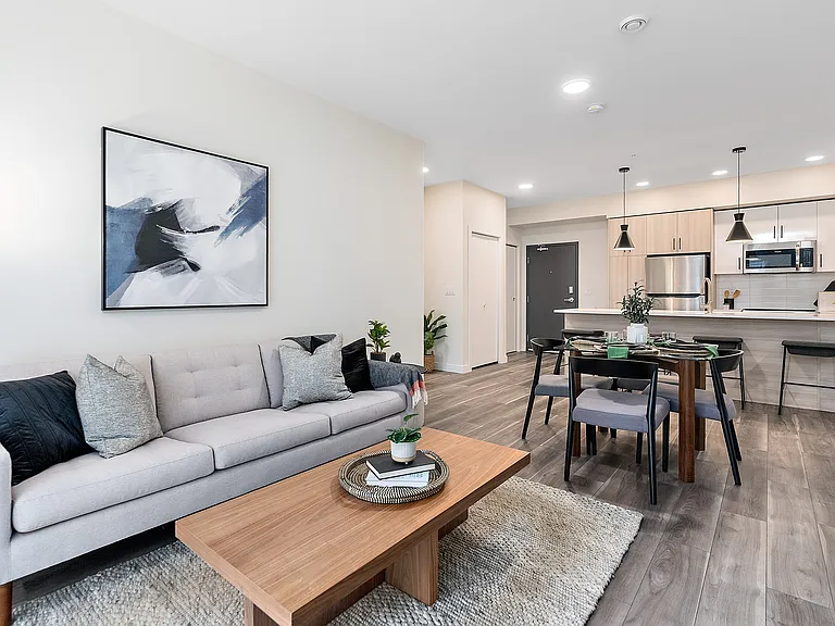 565 Griesbach Parade NW — Photo 8