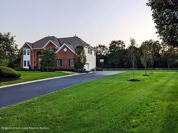 5th image of 4 Shady Tree Ln