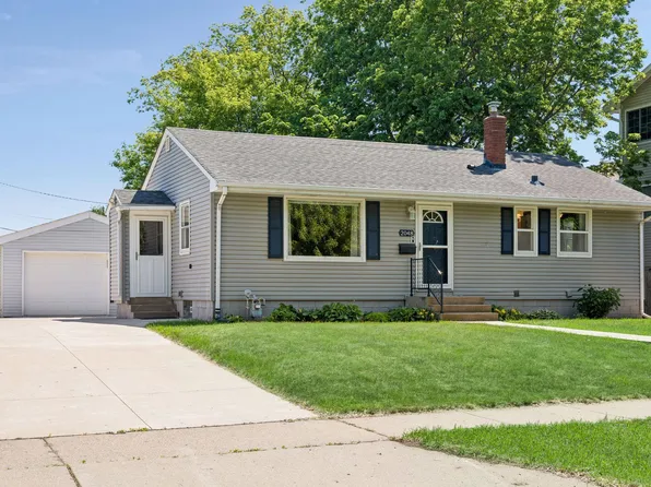 2048 Villard Ave, Saint Paul, MN 55116