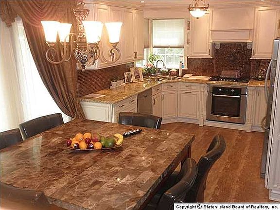 5th image of 47 Pheasant Ln