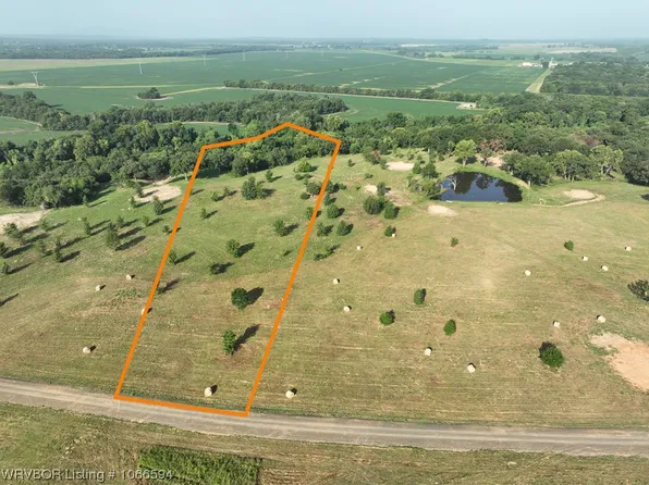 3 Beaty Ave, Pocola, OK 74902