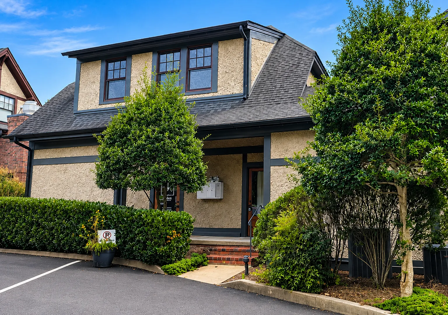 Apartment Rental-Village of Cheshire — Photo 1