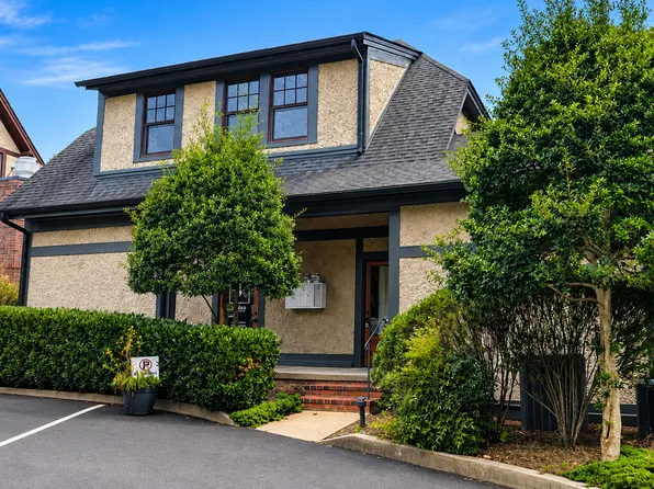 2 E Market St Ste E, Black Mountain, NC 28711
