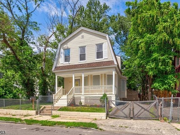 2nd image of 31-33 Voorhees St