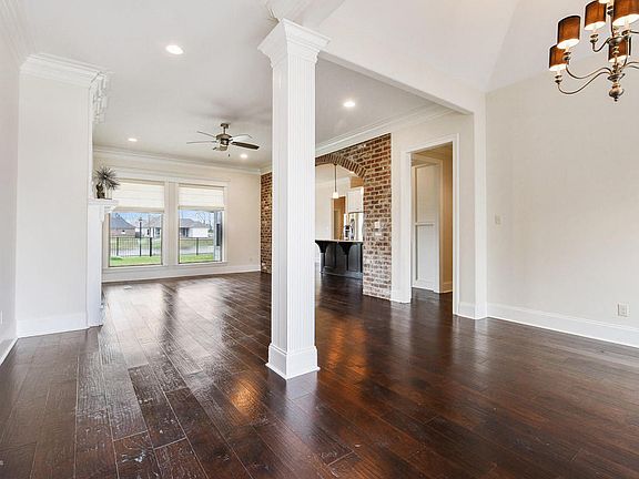 3rd image of 205 Cedar Lake Dr