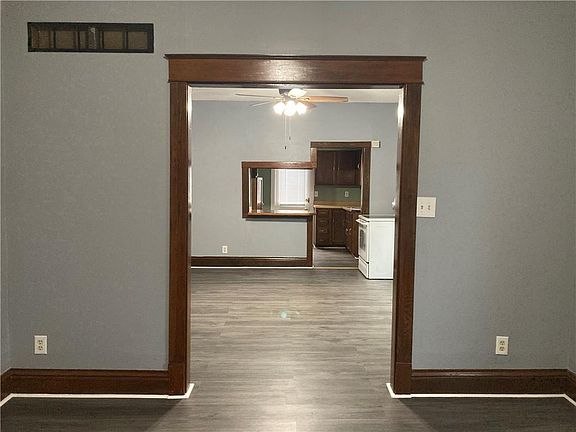 2nd image of 111 N Drury Ave