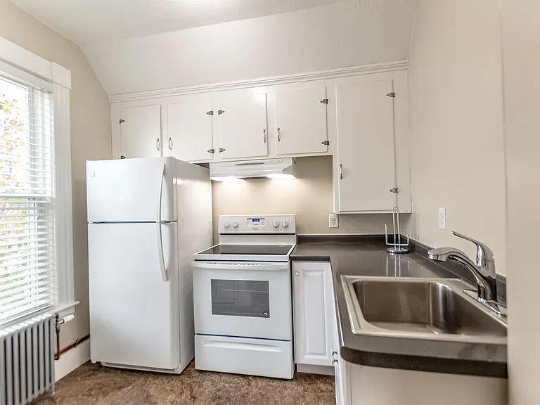 98 Liberty St #2 — Photo 8