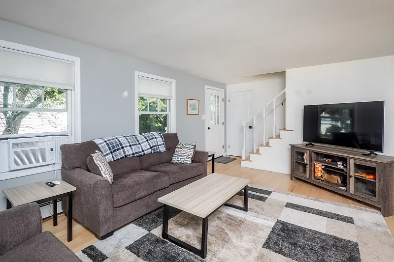 4 bed, $2,500 — Photo 4