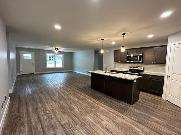 105 Jackson St #B — Photo 3