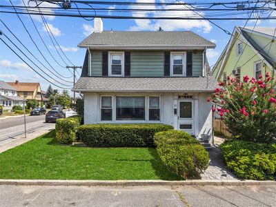 28 Crescent Street, Hewlett, NY, 11557