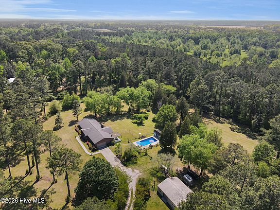 2nd image of 215 Croatan Lane