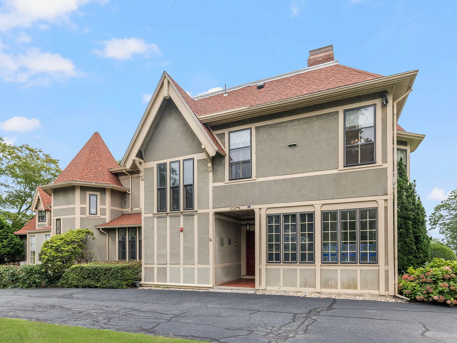 2 bed, 1.5 bath, 1693 sqft, $3,750 — Photo 3